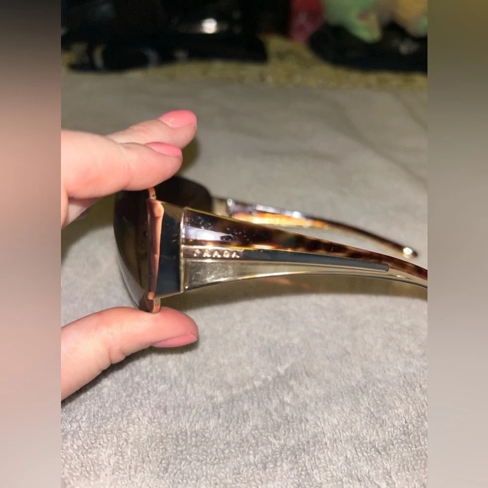 Prada Amber ( lens) Sunglasses w/ case 🌺 - Picture 13 of 13